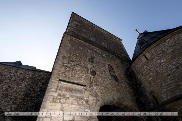 Das Breite Tor war das wichtigste Stadttor der Goslarer Befestigungsanlagen. Es wurde im 15. Jahrhundert errichtet und bis ins 16. Jahrhundert hinein zu einem mächtigen Bollwerk ausgebaut.