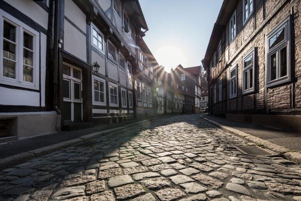 Wandbild mit Fotodruck Goslar "Peterstraße" im Alurahmen